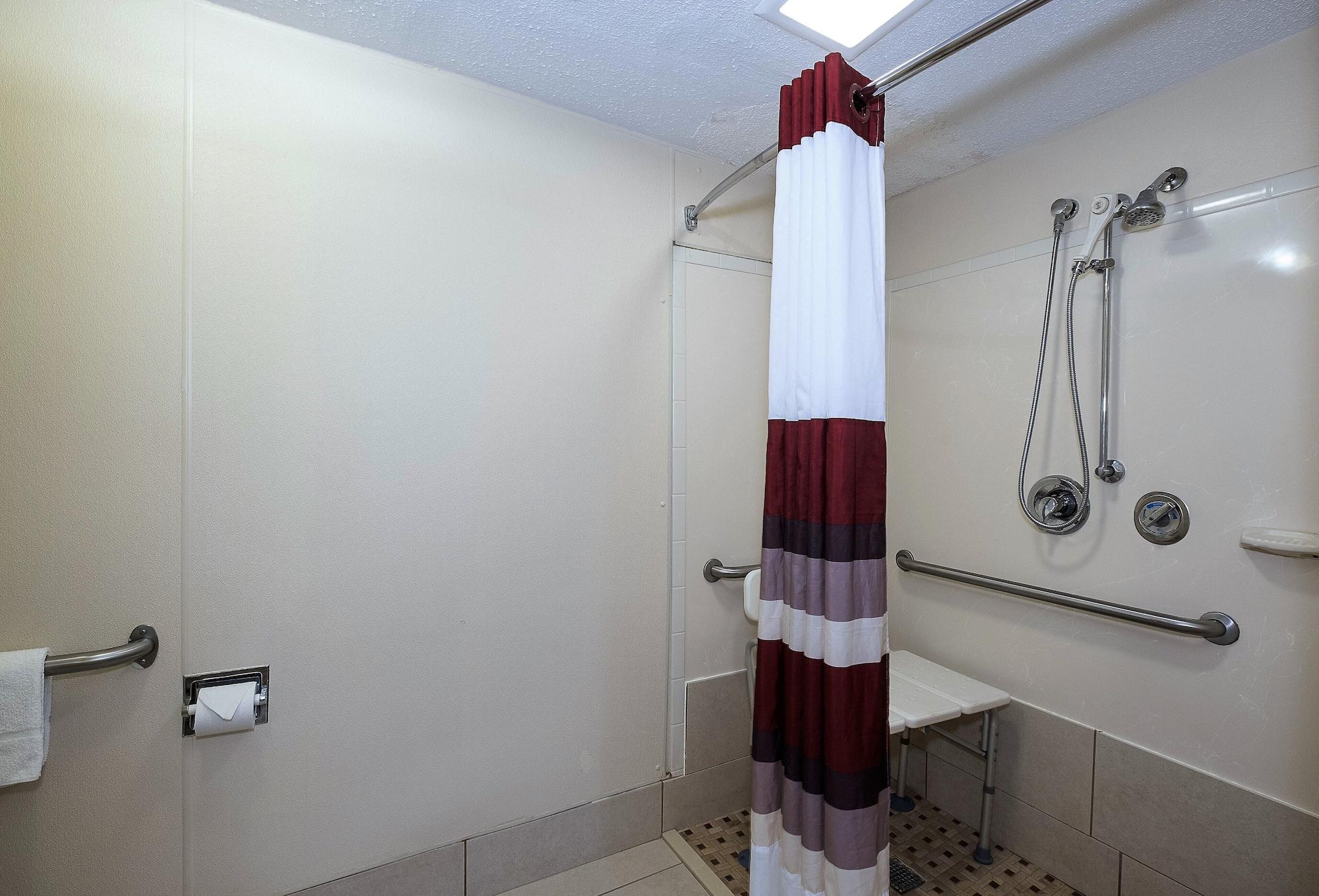 Red Roof Inn Cincinnati East - Beechmont Cherry Grove Zewnętrze zdjęcie