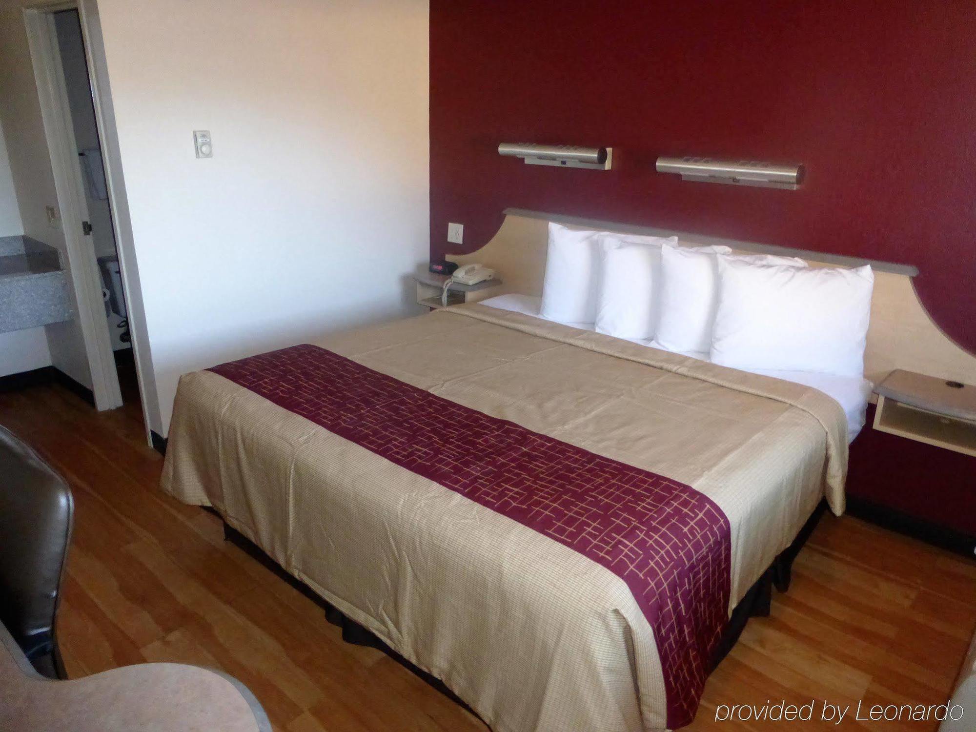 Red Roof Inn Cincinnati East - Beechmont Cherry Grove Zewnętrze zdjęcie